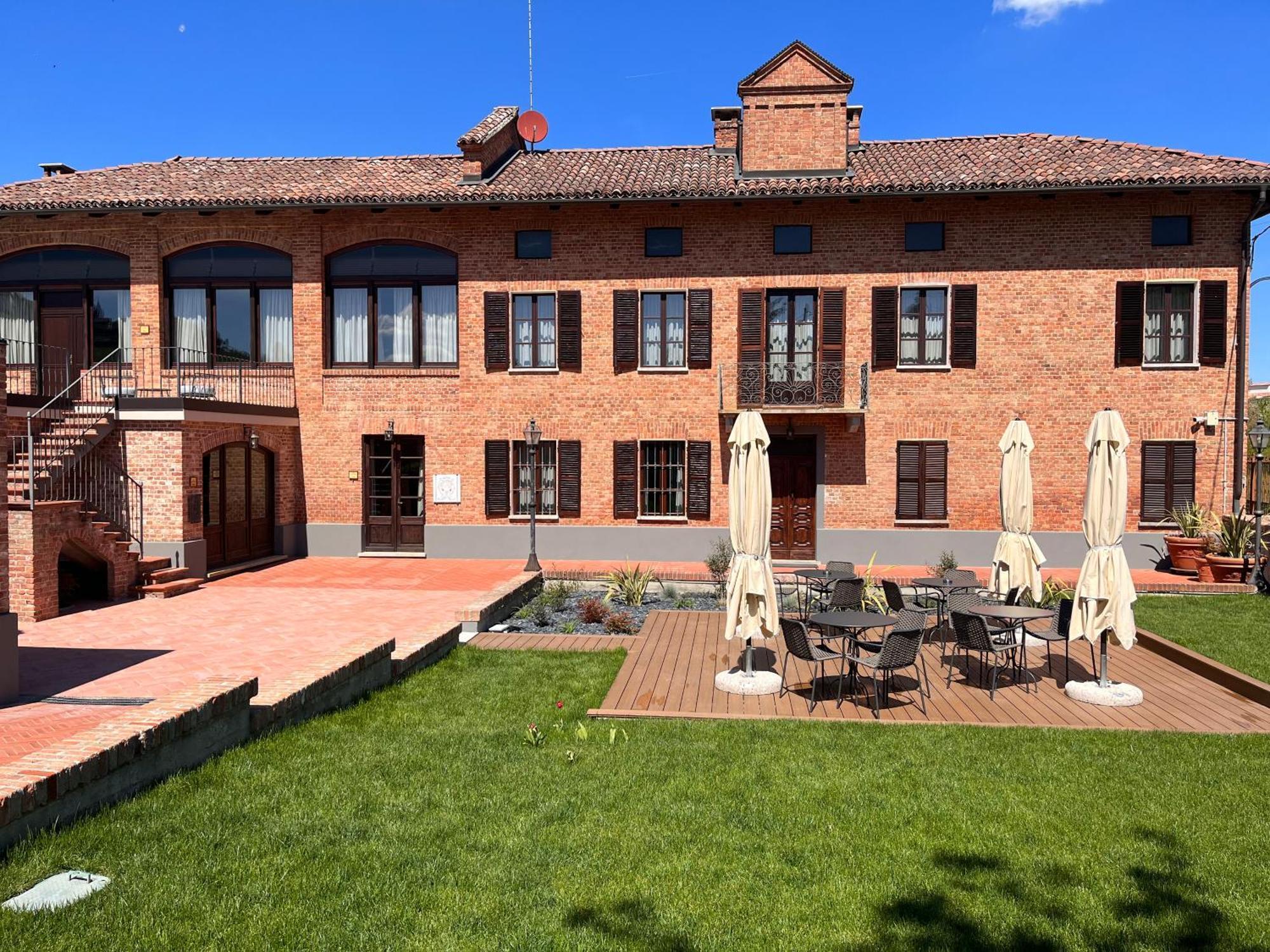 Cascina La Badia Bed & Breakfast Montegrosso d'Asti Luaran gambar