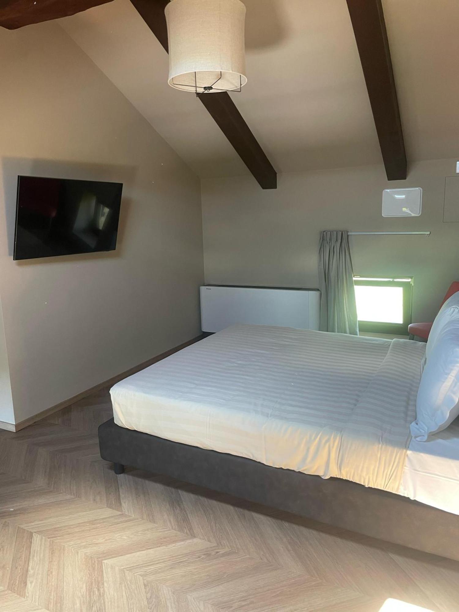 Cascina La Badia Bed & Breakfast Montegrosso d'Asti Luaran gambar